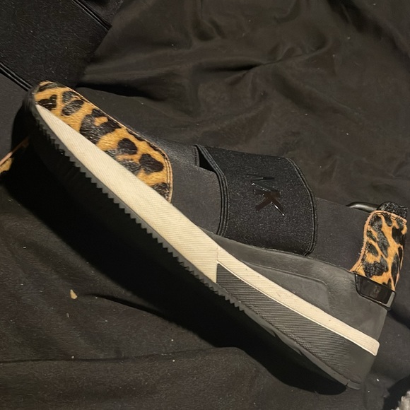 Cheata print Micheal Kors tennis shoes. Authentic - Picture 6 of 6